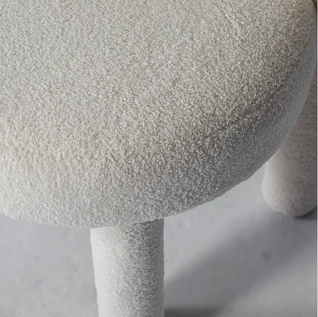 Modern Bouclé Accent Chair | Sculptural Comfort in Ivory Upholstery